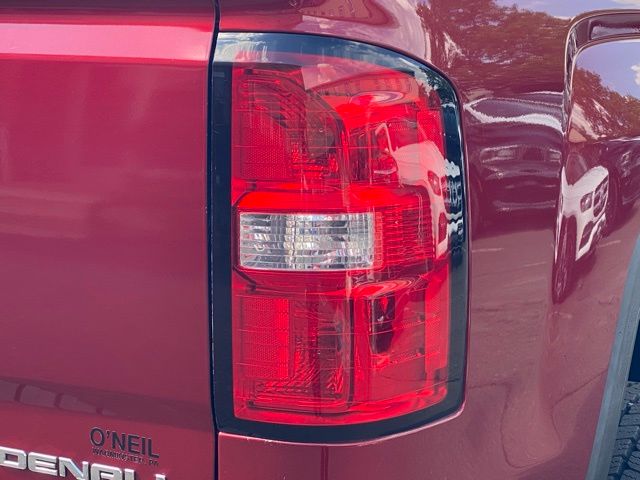 Vehicle image 43 of 46