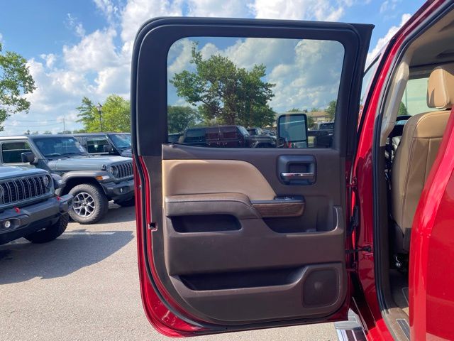Vehicle image 37 of 46