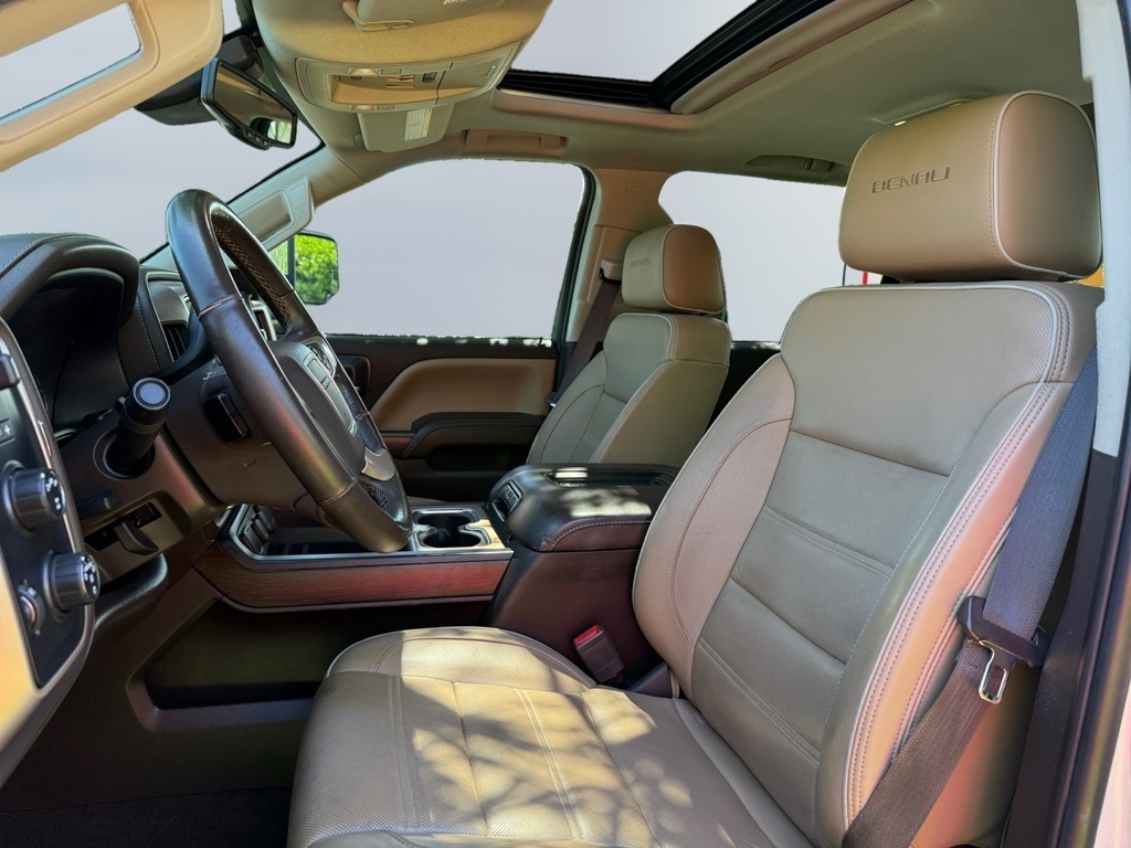 2018 GMC Sierra 2500HD Denali Image 11 of 22