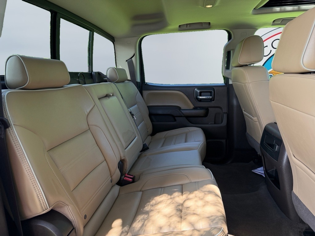 2018 GMC Sierra 2500HD Denali Image 9 of 22