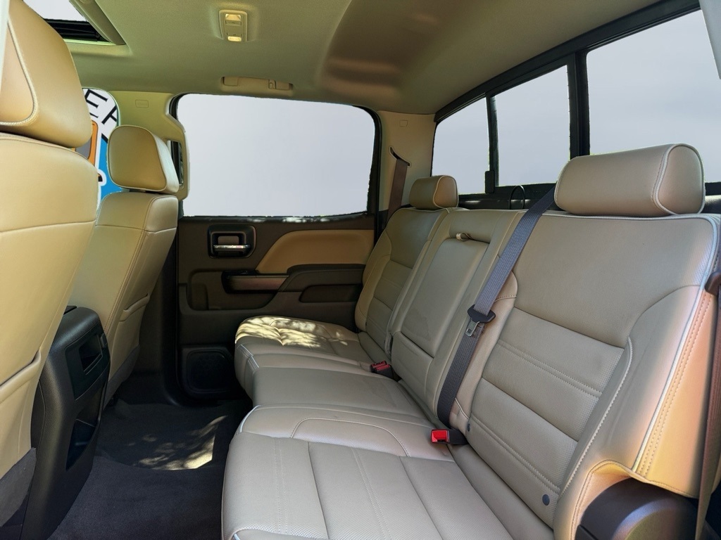 2018 GMC Sierra 2500HD Denali Image 10 of 22