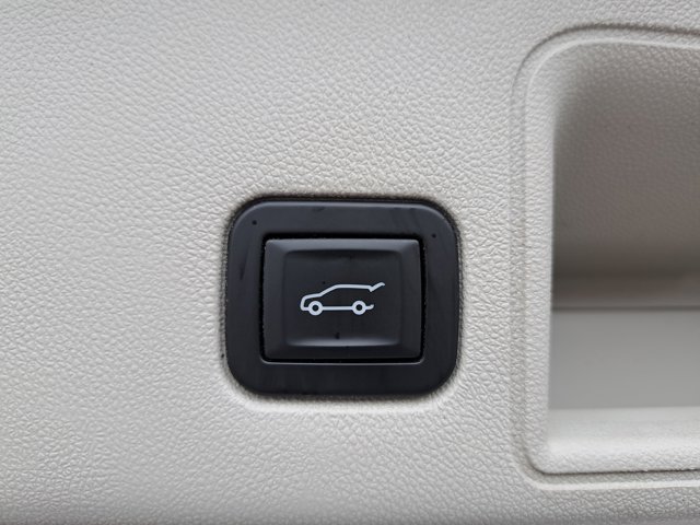 2018 GMC Terrain Denali Image 30 of 34