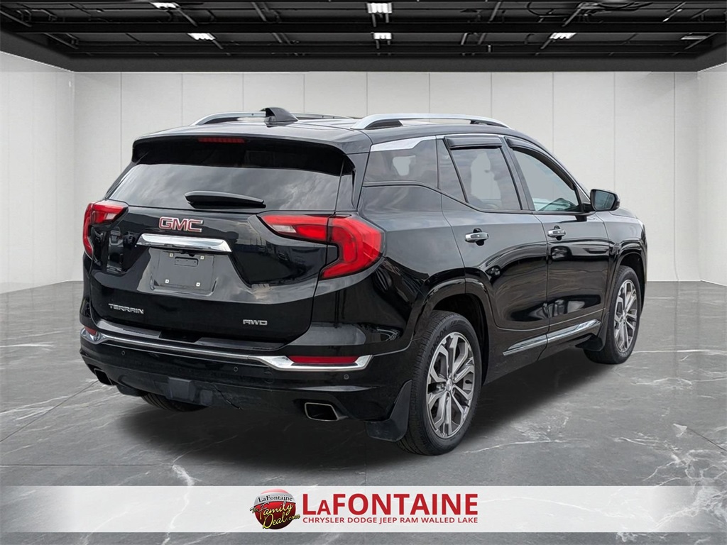 2018 GMC Terrain Denali Image 5 of 34