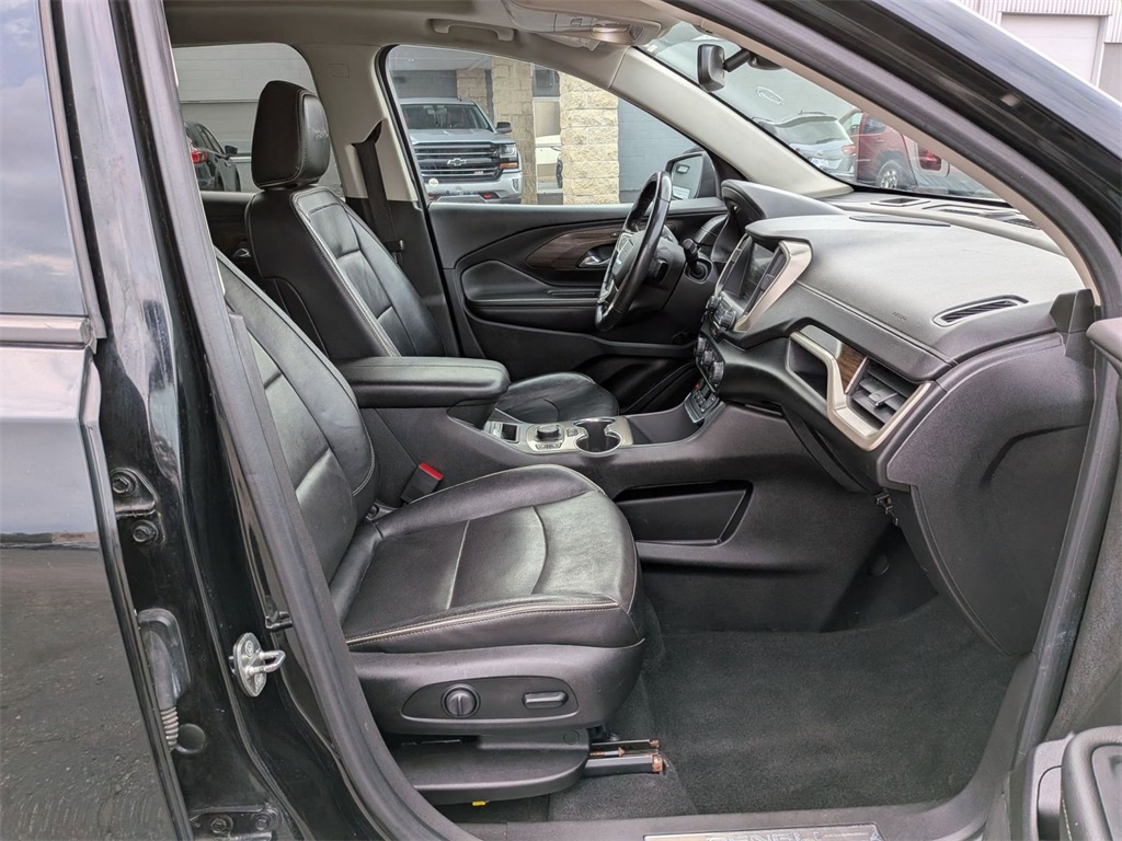 2018 GMC Terrain Denali Image 13 of 34