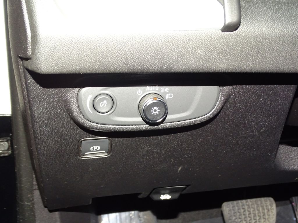 Vehicle image 14 of 37