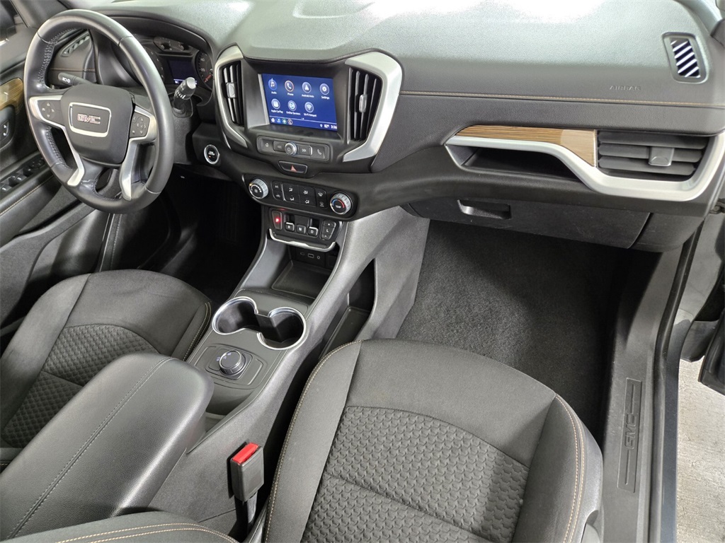 Vehicle image 16 of 32