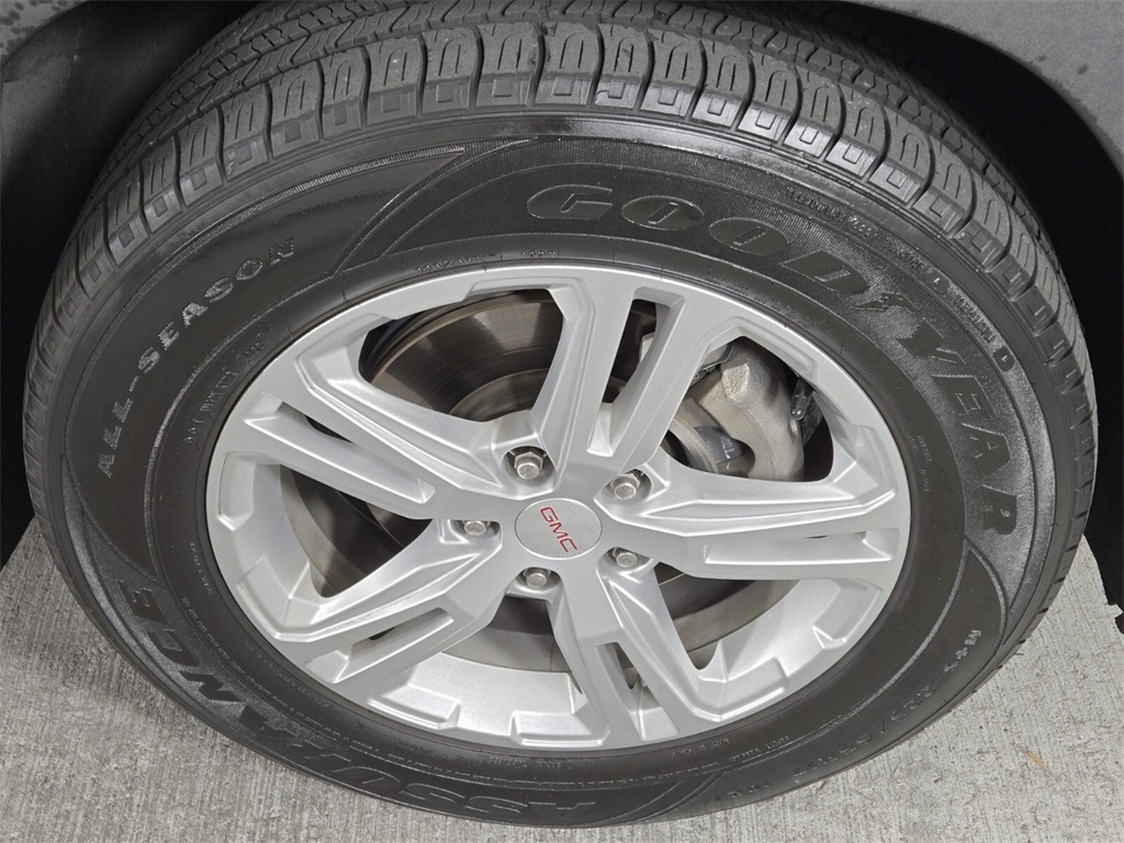 Vehicle image 8 of 32