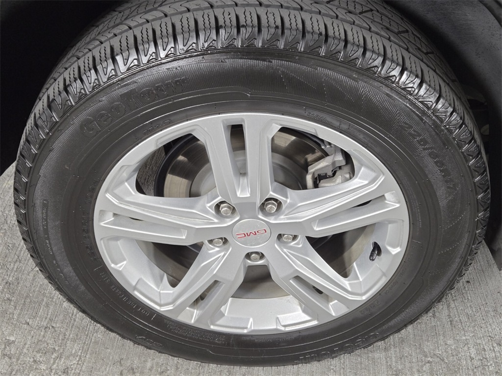 Vehicle image 10 of 32