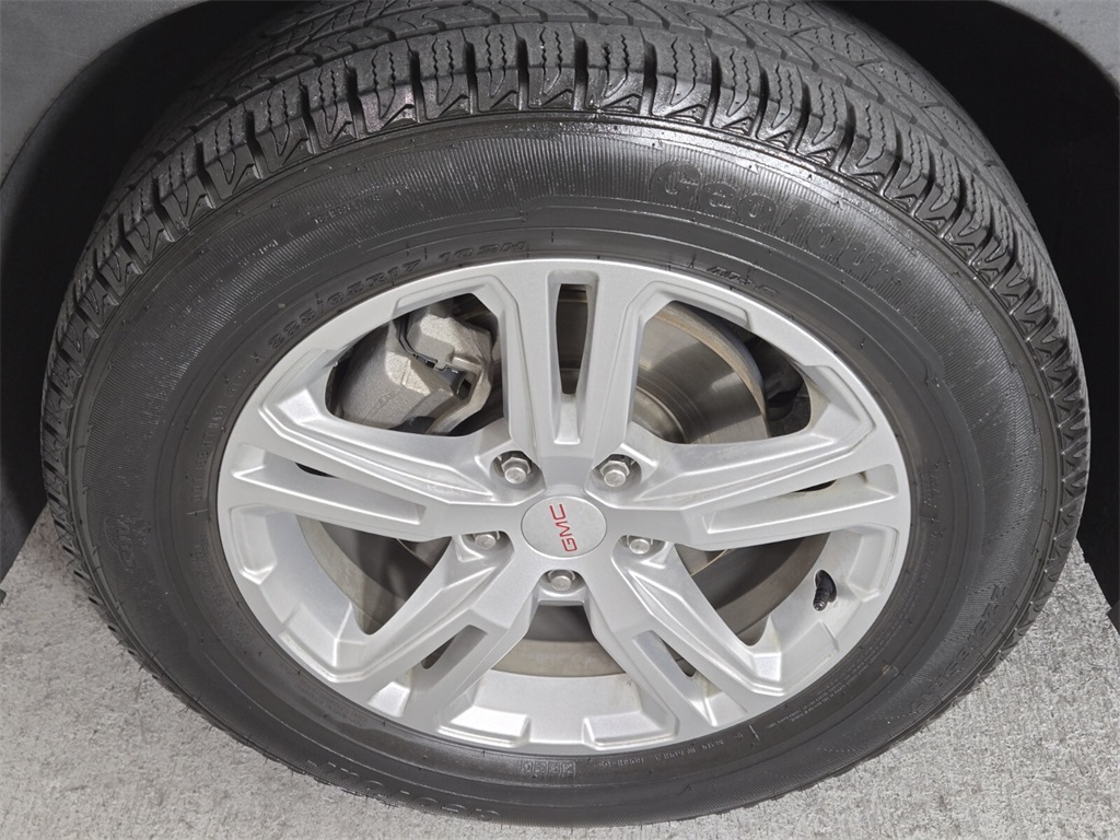 Vehicle image 9 of 32