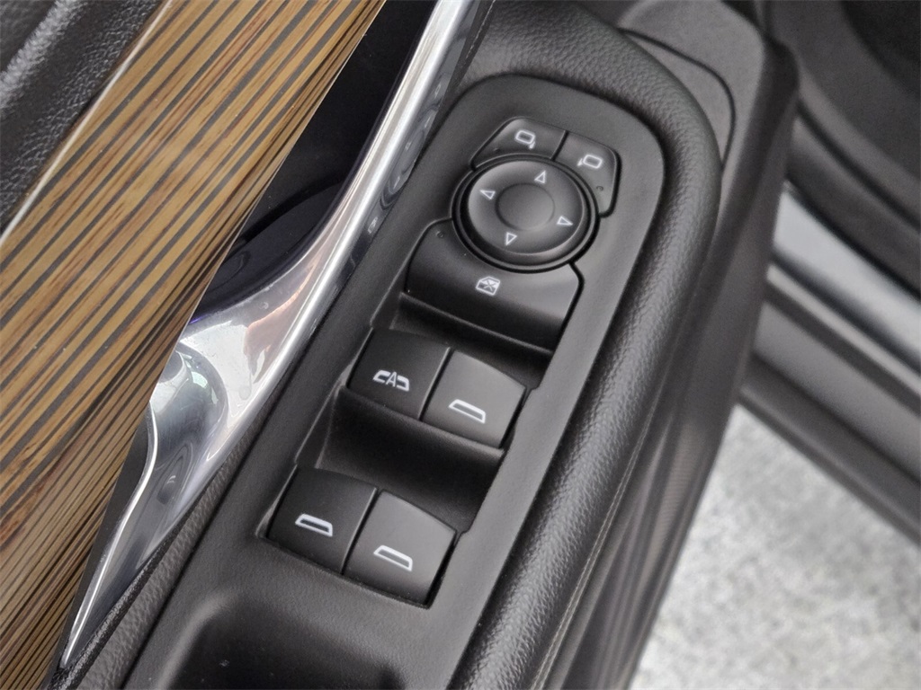 Vehicle image 31 of 32