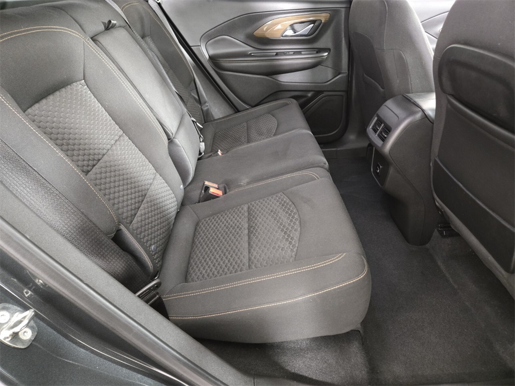 Vehicle image 13 of 32