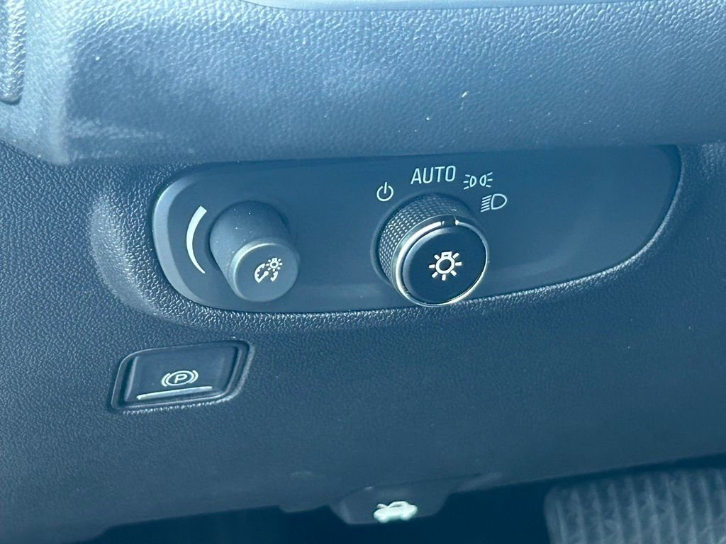 Vehicle image 36 of 44