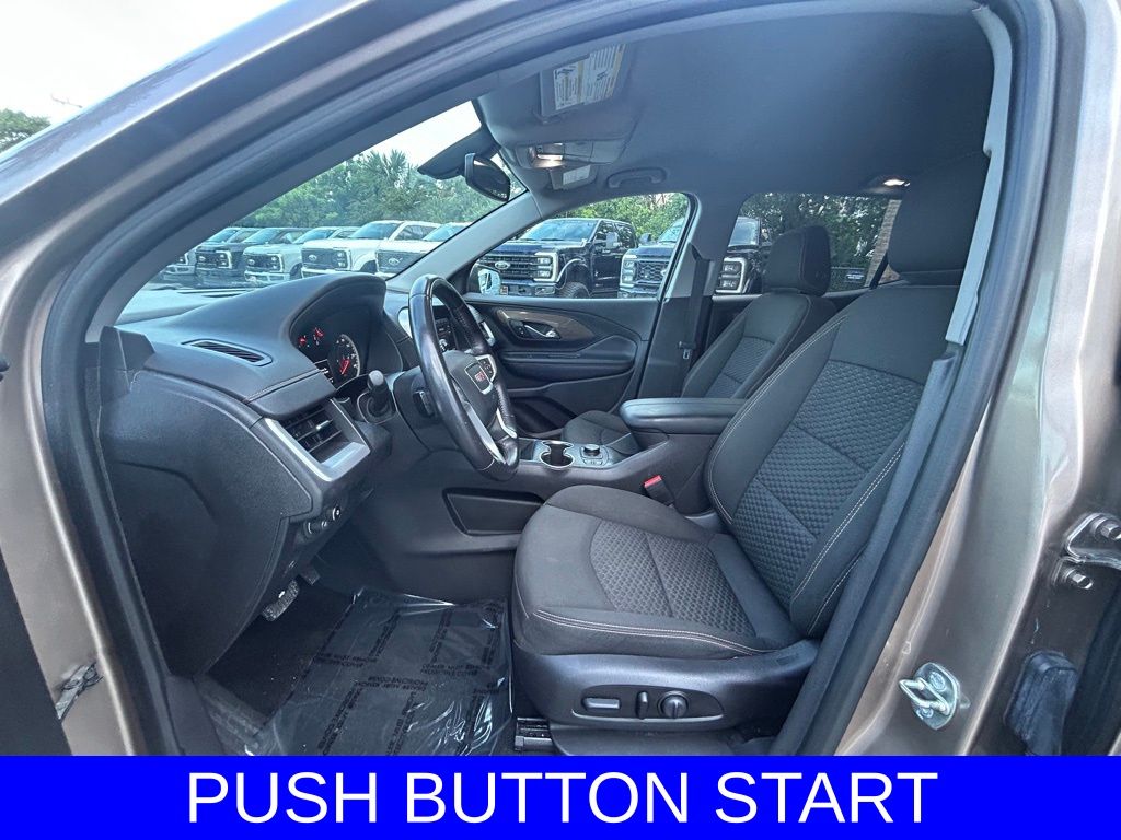 Vehicle image 10 of 44