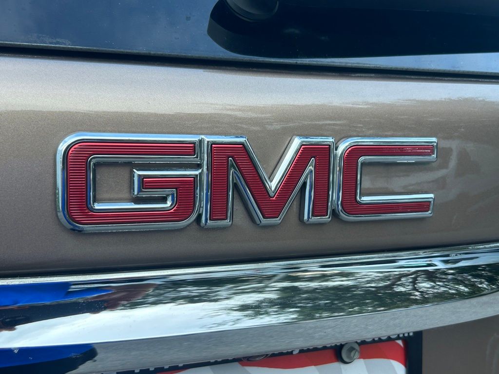 Vehicle image 23 of 44