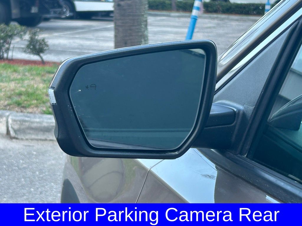 Vehicle image 16 of 44