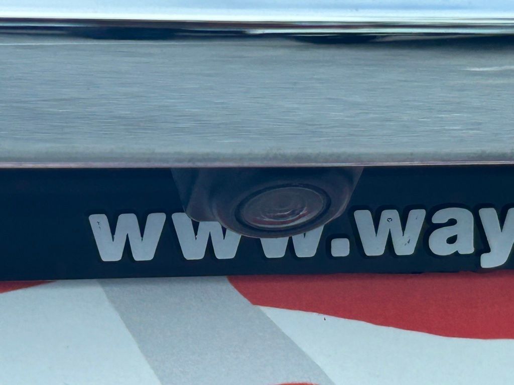 Vehicle image 22 of 44