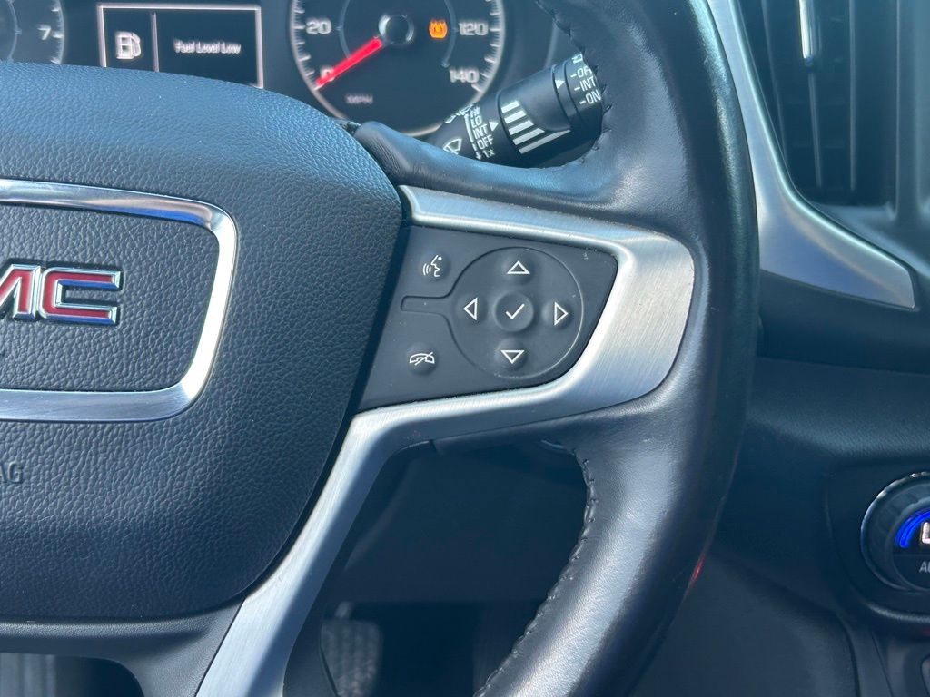 Vehicle image 40 of 44