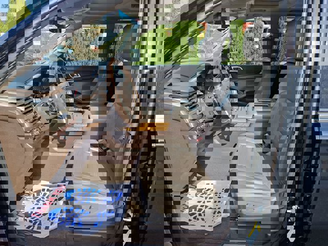 Vehicle image 11 of 23