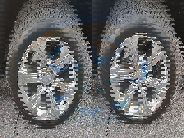 Vehicle image 10 of 23