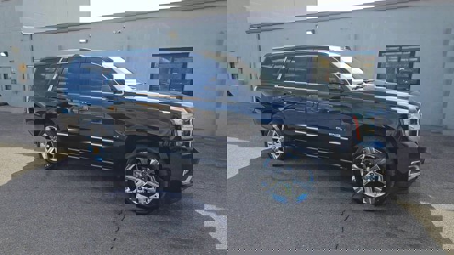 Vehicle image 5 of 23