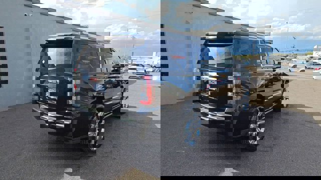 Vehicle image 7 of 23