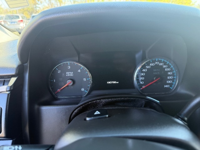Vehicle image 31 of 37