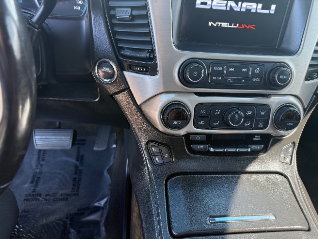 Vehicle image 33 of 37