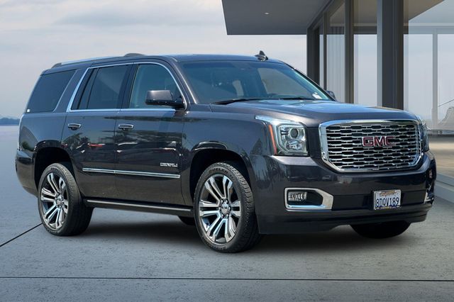 2018 GMC Yukon Denali Image 3 of 49