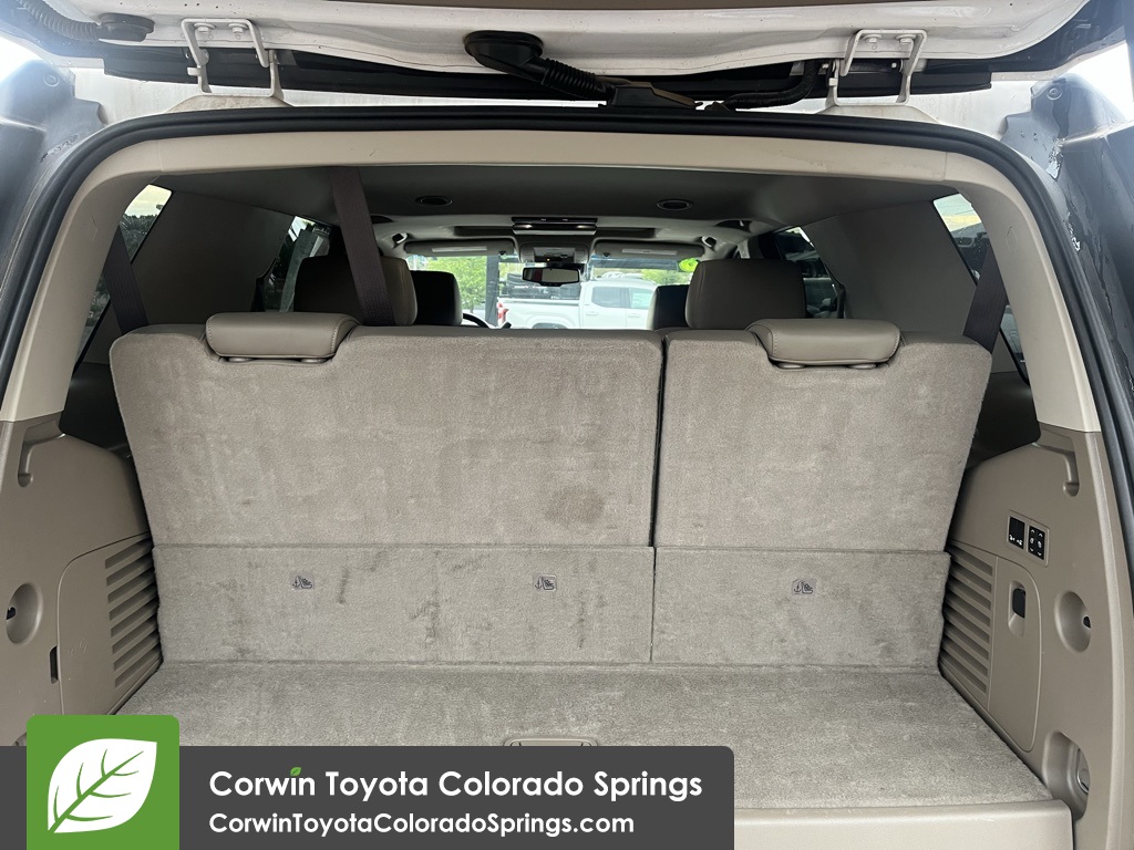 Vehicle image 26 of 32