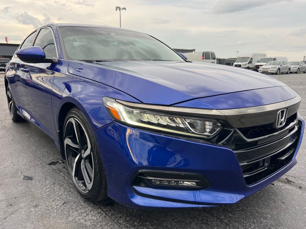 2018 Honda Accord Sport 1.5T Image 2 of 46