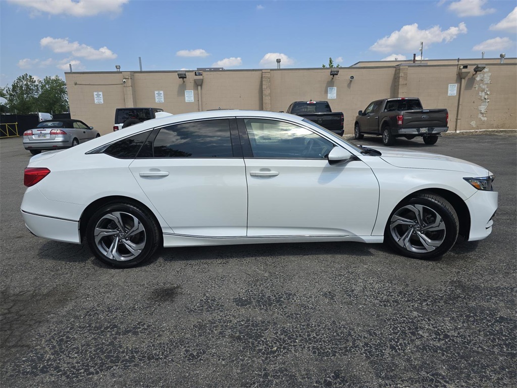 Vehicle image 4 of 31