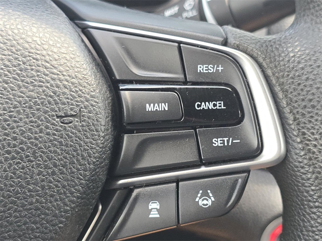 Vehicle image 24 of 31