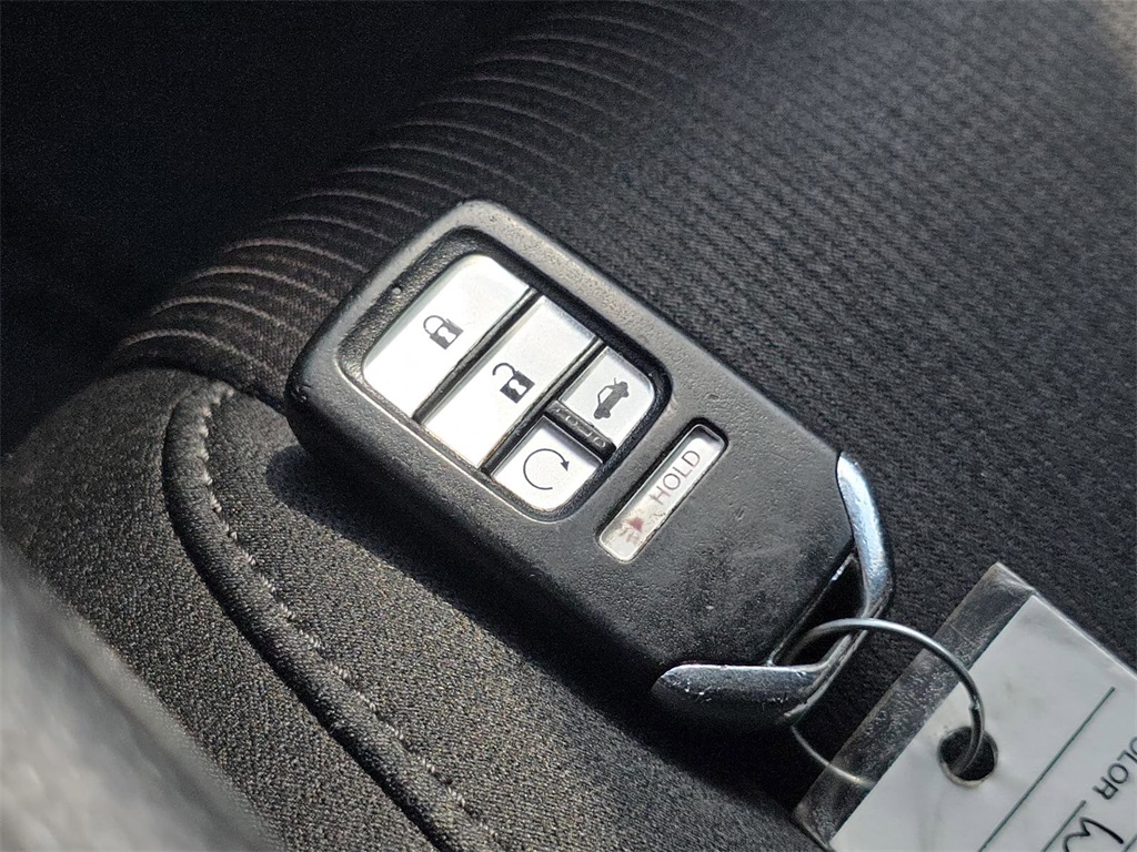 Vehicle image 25 of 31