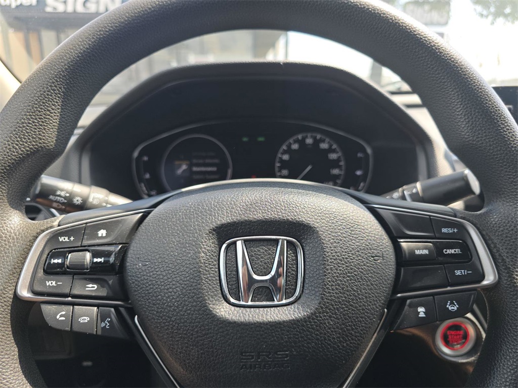 Vehicle image 16 of 31
