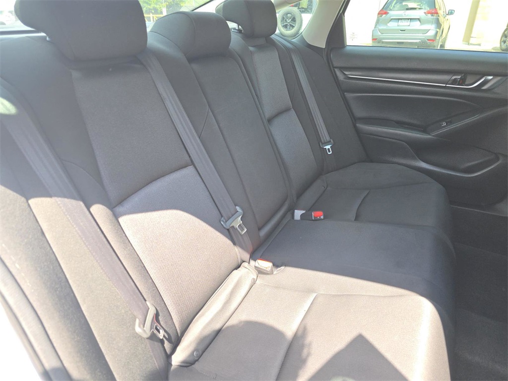 Vehicle image 11 of 31