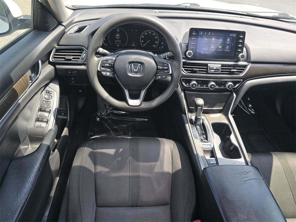 Vehicle image 15 of 31