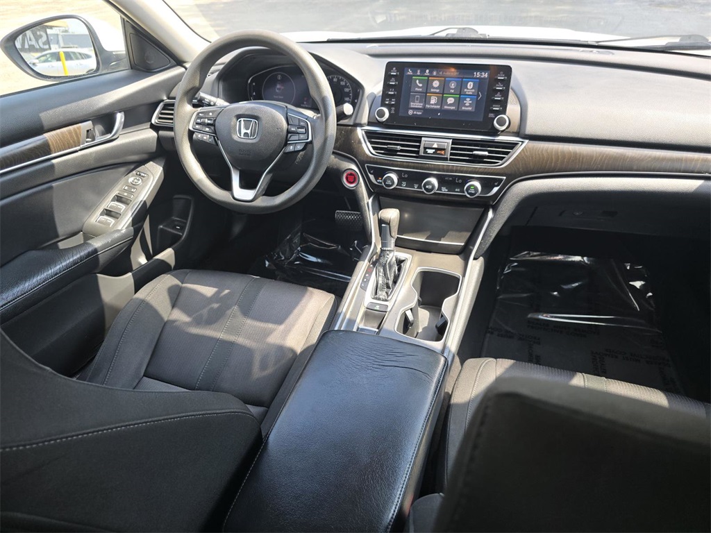 Vehicle image 14 of 31