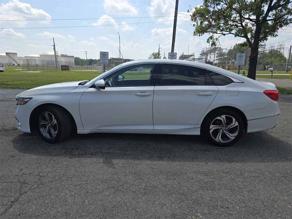 Vehicle image 8 of 31
