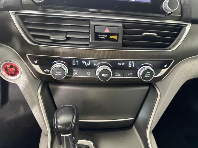 Vehicle image 22 of 27