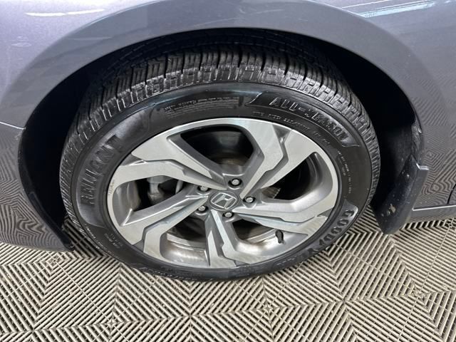 Vehicle image 10 of 27