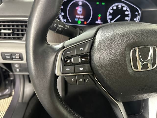 Vehicle image 15 of 27
