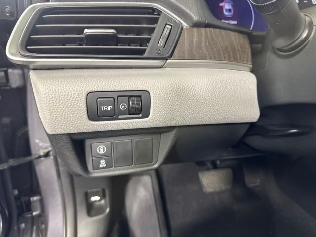 Vehicle image 18 of 27