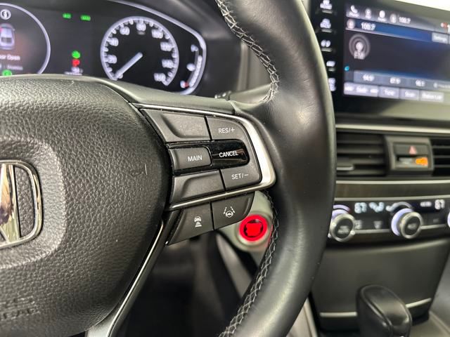 Vehicle image 16 of 27