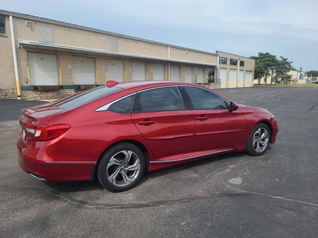 2018 Honda Accord EX-L 1.5T Image 4 of 10