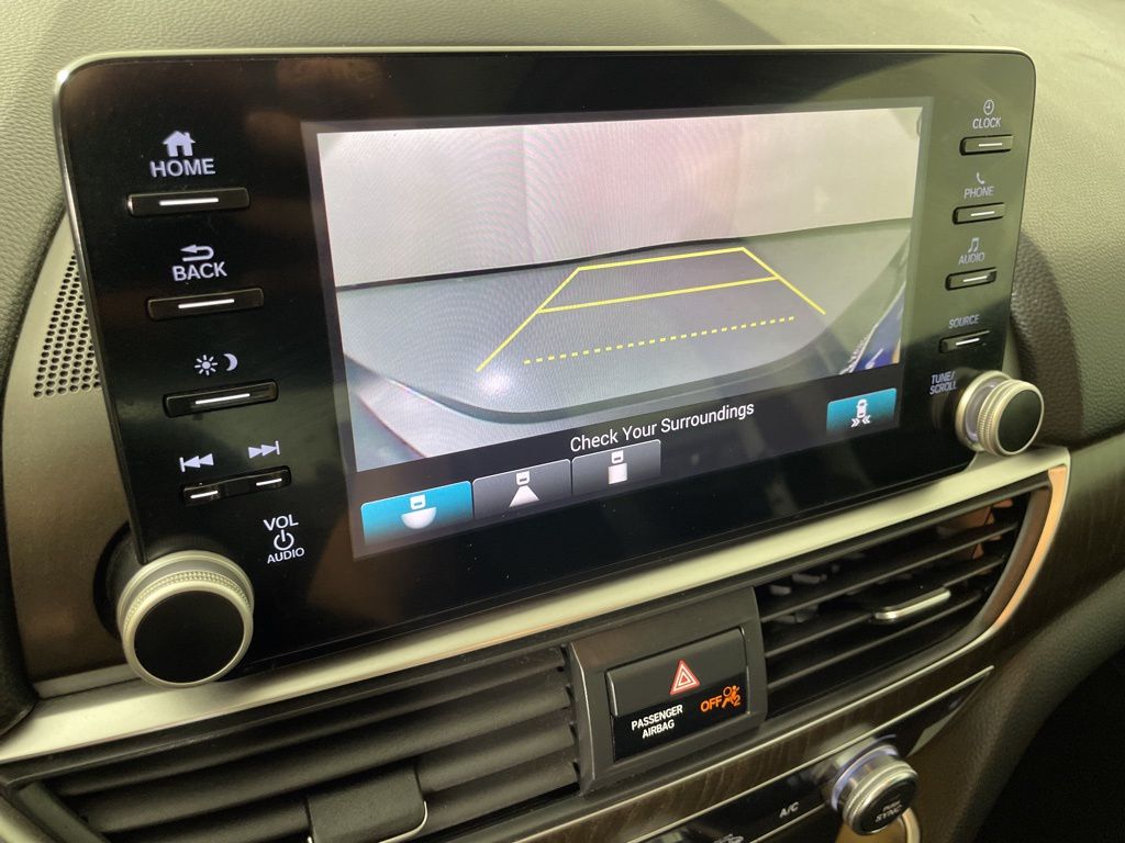 Vehicle image 26 of 50