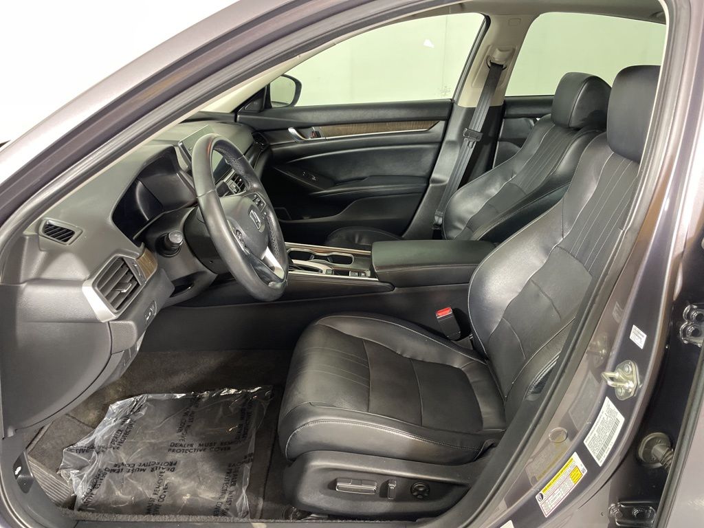 Vehicle image 43 of 50