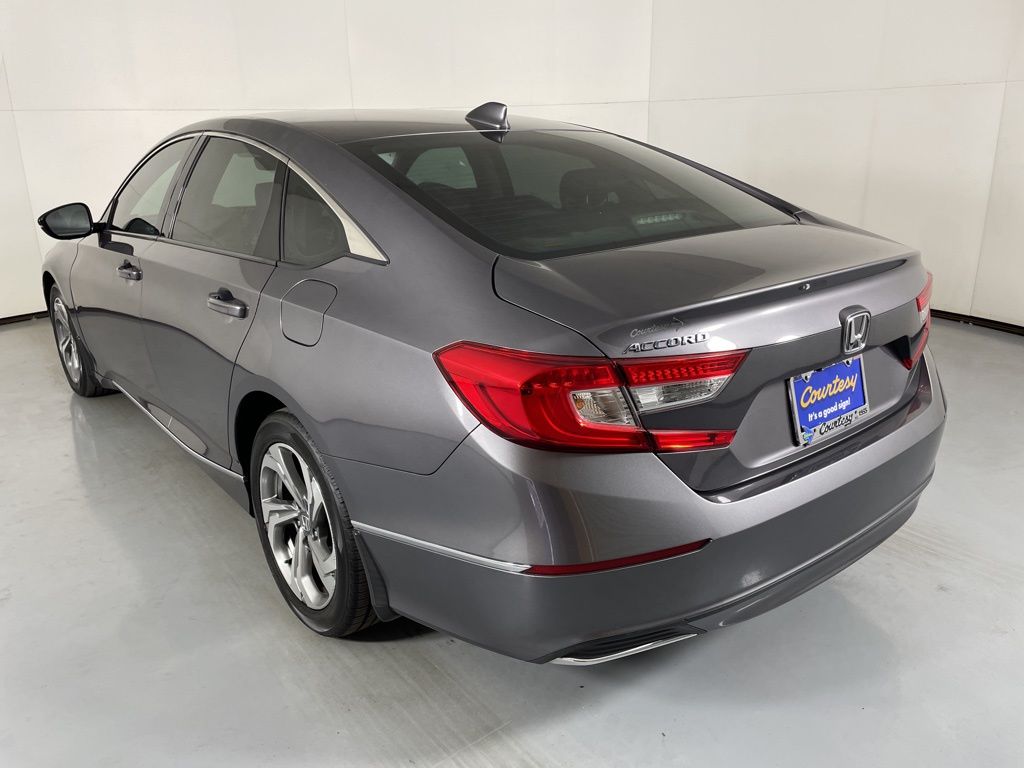 Vehicle image 9 of 50