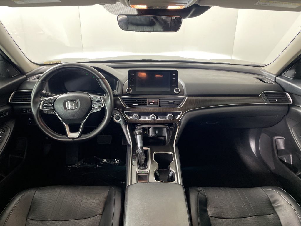 Vehicle image 21 of 50