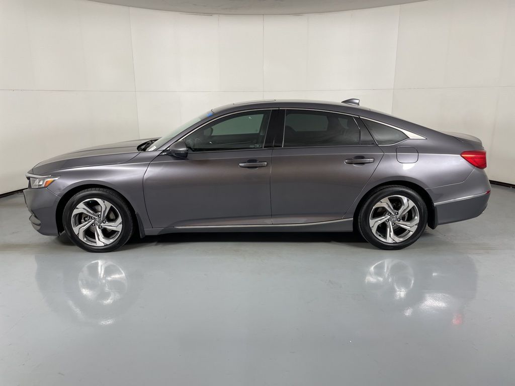 Vehicle image 10 of 50