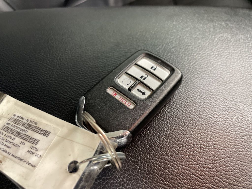 Vehicle image 40 of 50